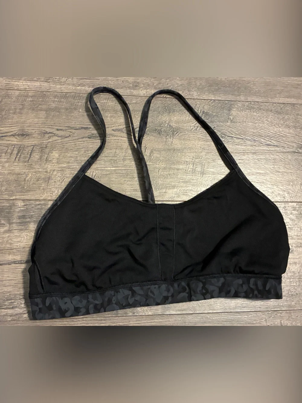 Lululemon Flow Y Nulu Bra Light Support, Intertwined Camo Deep Coal Multi 10 EUC